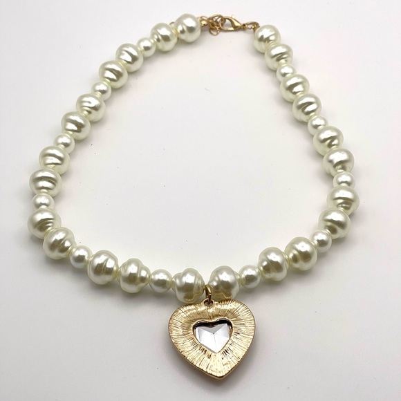 Urban Outfiters Aphrodite Rhinestone Heart Pearl Necklace - Picture 4 of 5